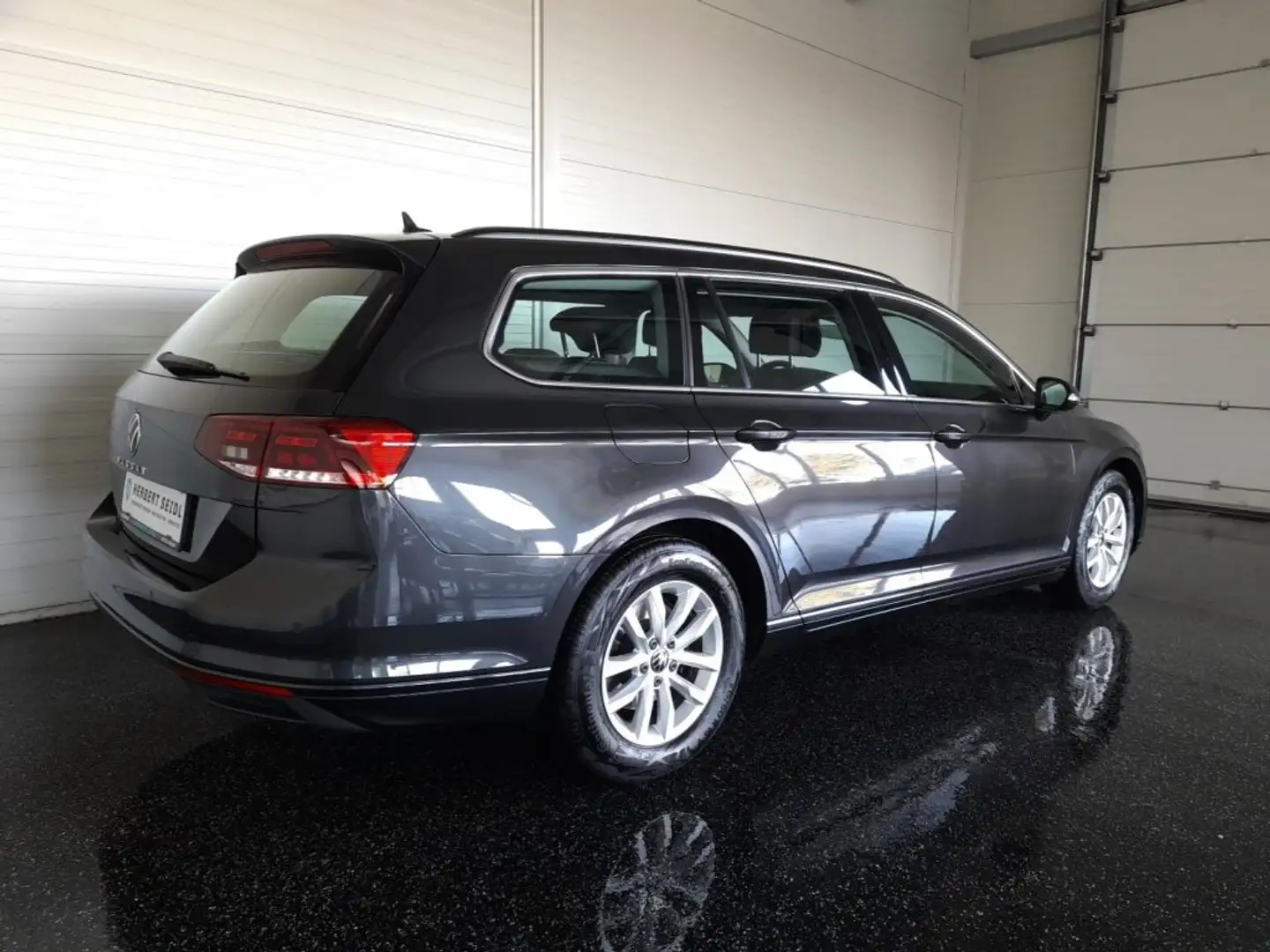 Volkswagen Passat Variant BUSINESS 2,0 TDI DSG *LED / NAVI / ACC / KAMERA / SPORTMASSAGESITZ / VERKEHRSZEICHEN- & SPURHALTEASSIST* Grau - 2