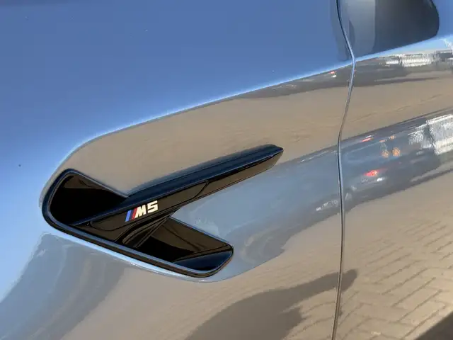 BMW M5 view 11