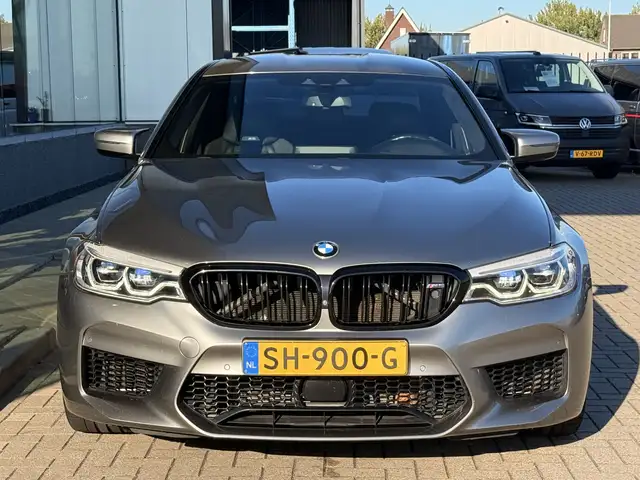 BMW M5 view 8