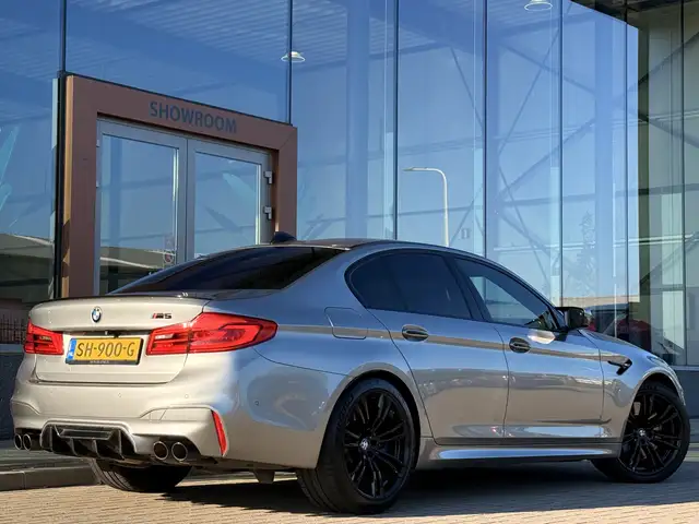 BMW M5 view 13
