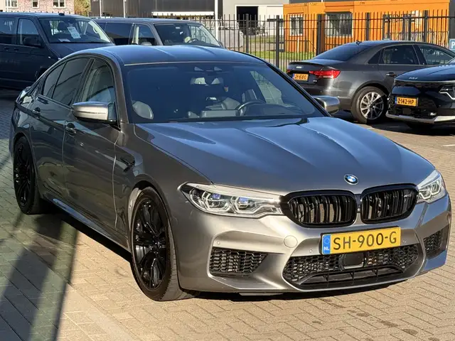 BMW M5 view 10