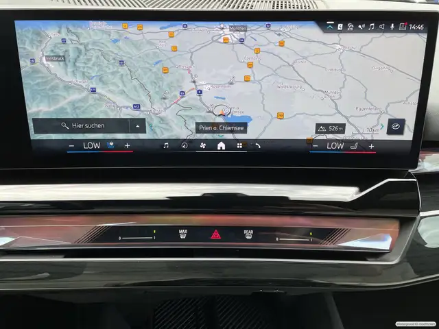 BMW 5 Series view 8