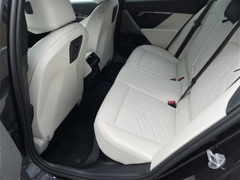 BMW 540 d xDrive Touring M Sportpaket Pro-Panorama Glasdac — photo 11