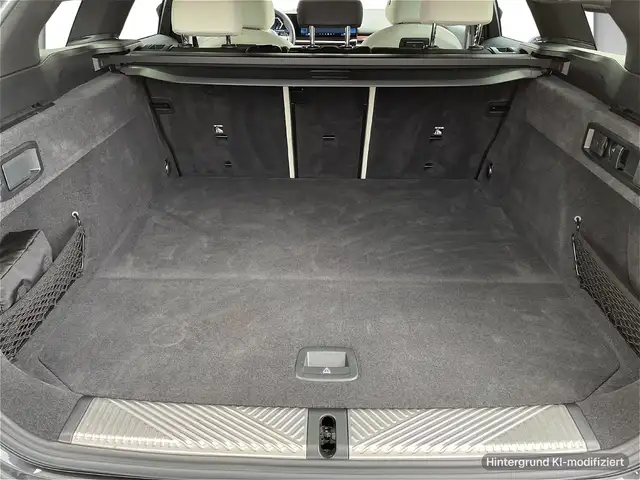 BMW 5 Series view 12