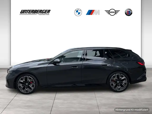 BMW 5 Series view 3