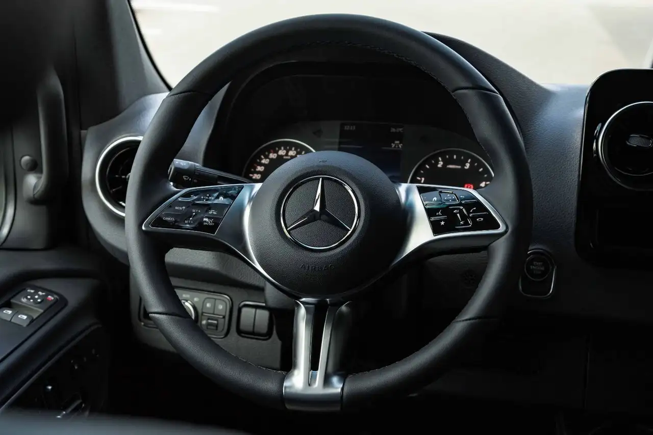 Mercedes-Benz Sprinter снимка Mercedes-Benz Sprinter
