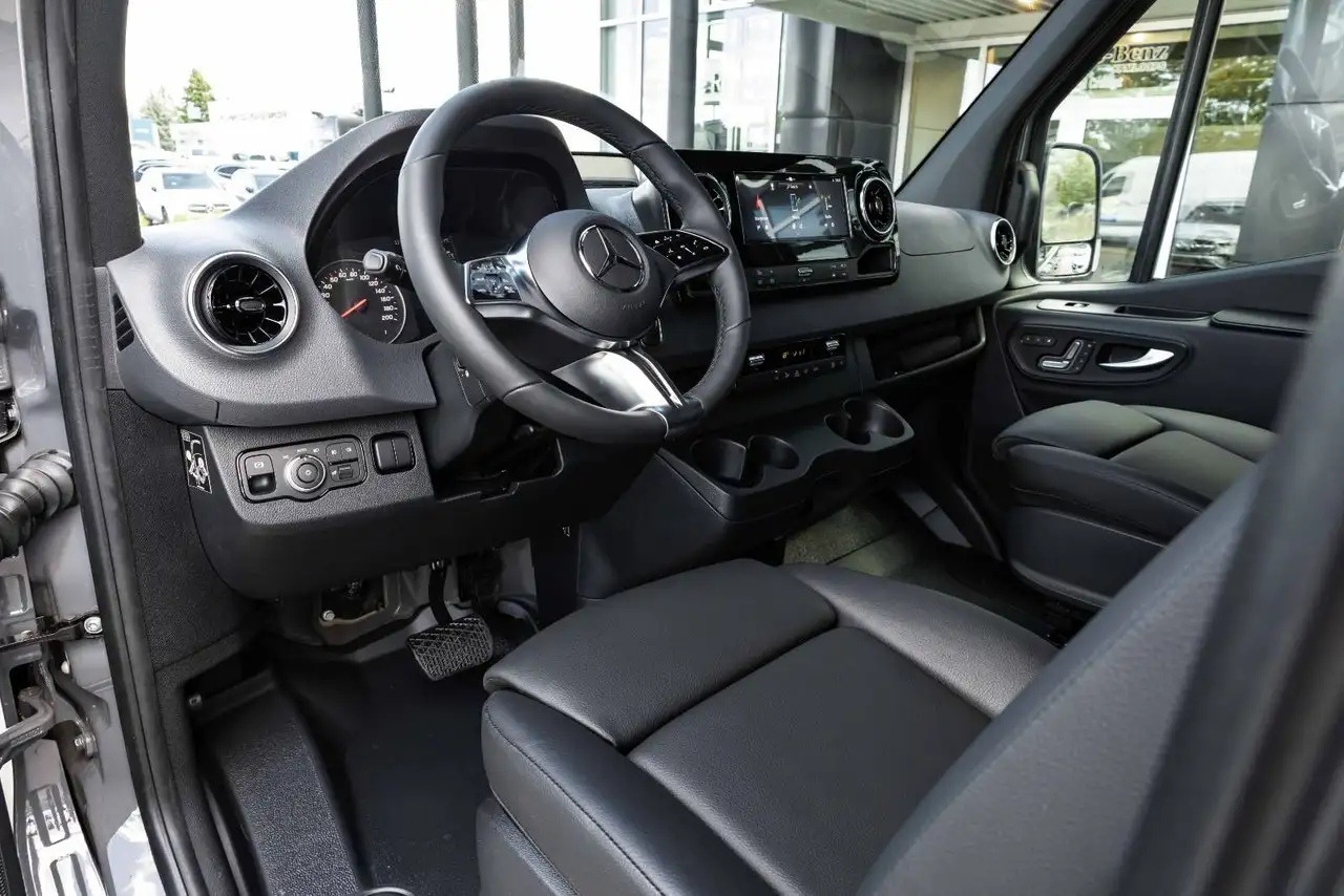 Mercedes-Benz Sprinter снимка Mercedes-Benz Sprinter
