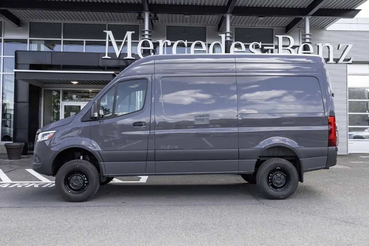 Mercedes-Benz Sprinter снимка Mercedes-Benz Sprinter
