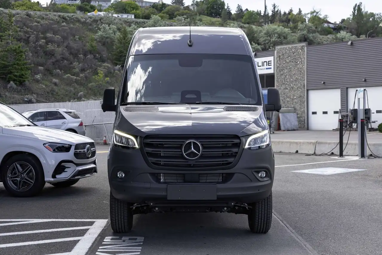 Mercedes-Benz Sprinter снимка Mercedes-Benz Sprinter