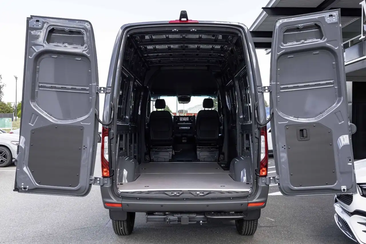 Mercedes-Benz Sprinter снимка Mercedes-Benz Sprinter