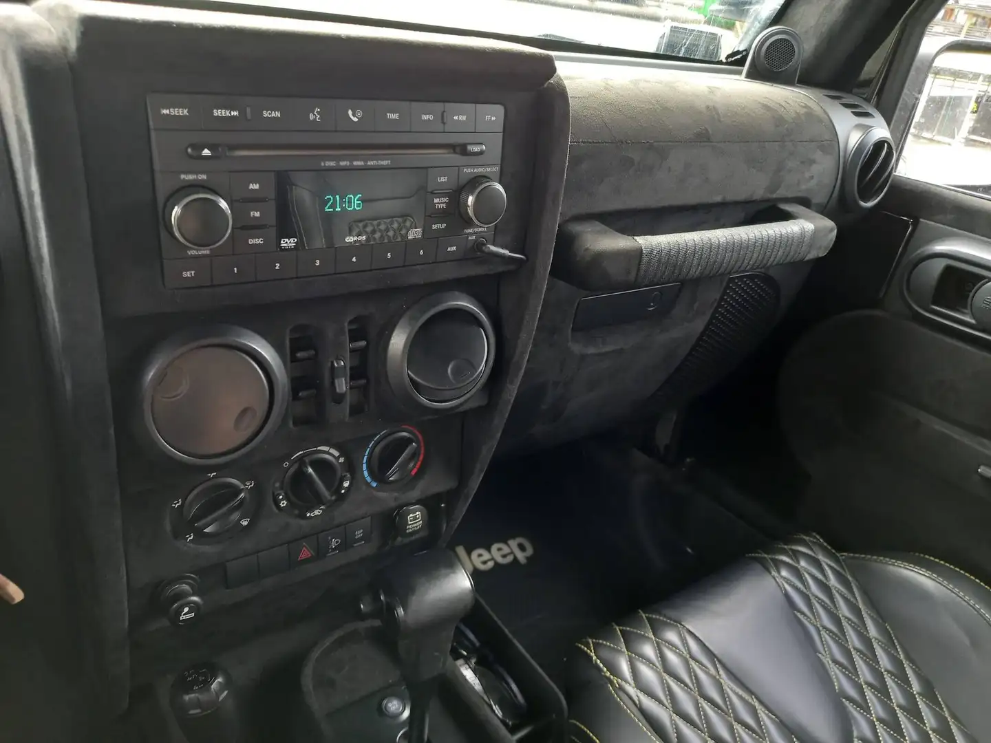 Jeep Wrangler Wrangler Unlimited Sport Plus 2,8 CRD HT Aut. Unlimited Sport Plus Schwarz - 2