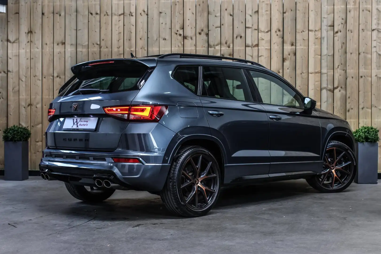 CUPRA Ateca 2.0 TSI 4DRIVE *Pano*Beats*Kuipstoelen*360 Camera* Grijs - 2