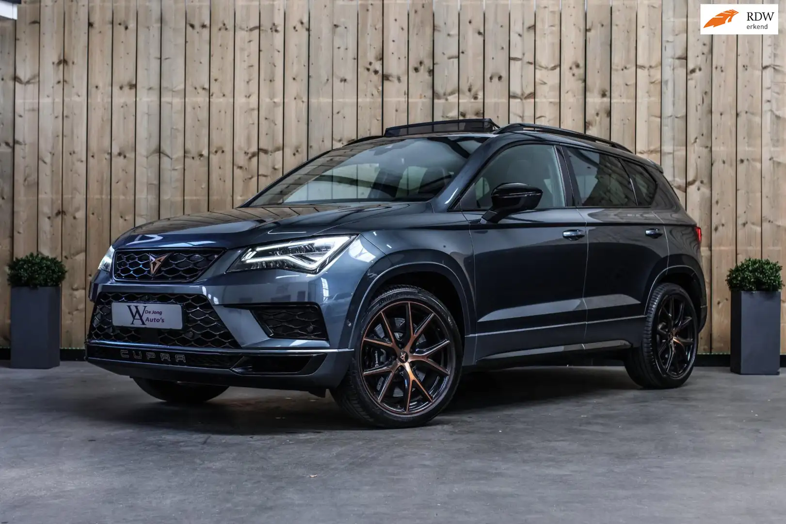 CUPRA Ateca 2.0 TSI 4DRIVE *Pano*Beats*Kuipstoelen*360 Camera* Grijs - 1