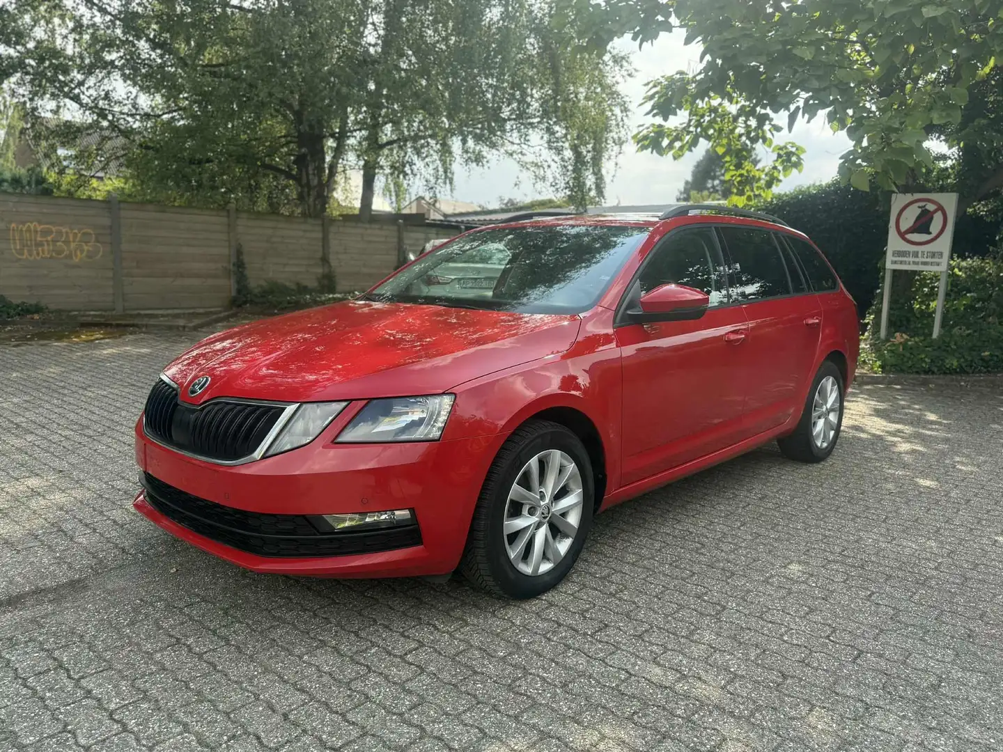 Skoda Octavia Octavia Combi 1.5 TSI ACT DSG Ambition Rood - 1