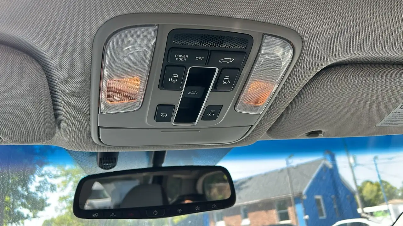 Kia Sedona снимка Kia Sedona
