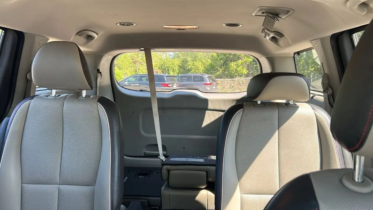 Kia Sedona снимка Kia Sedona