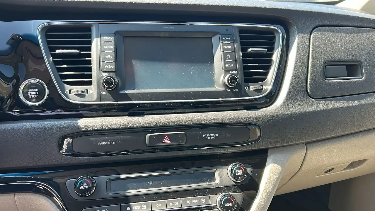 Kia Sedona снимка Kia Sedona