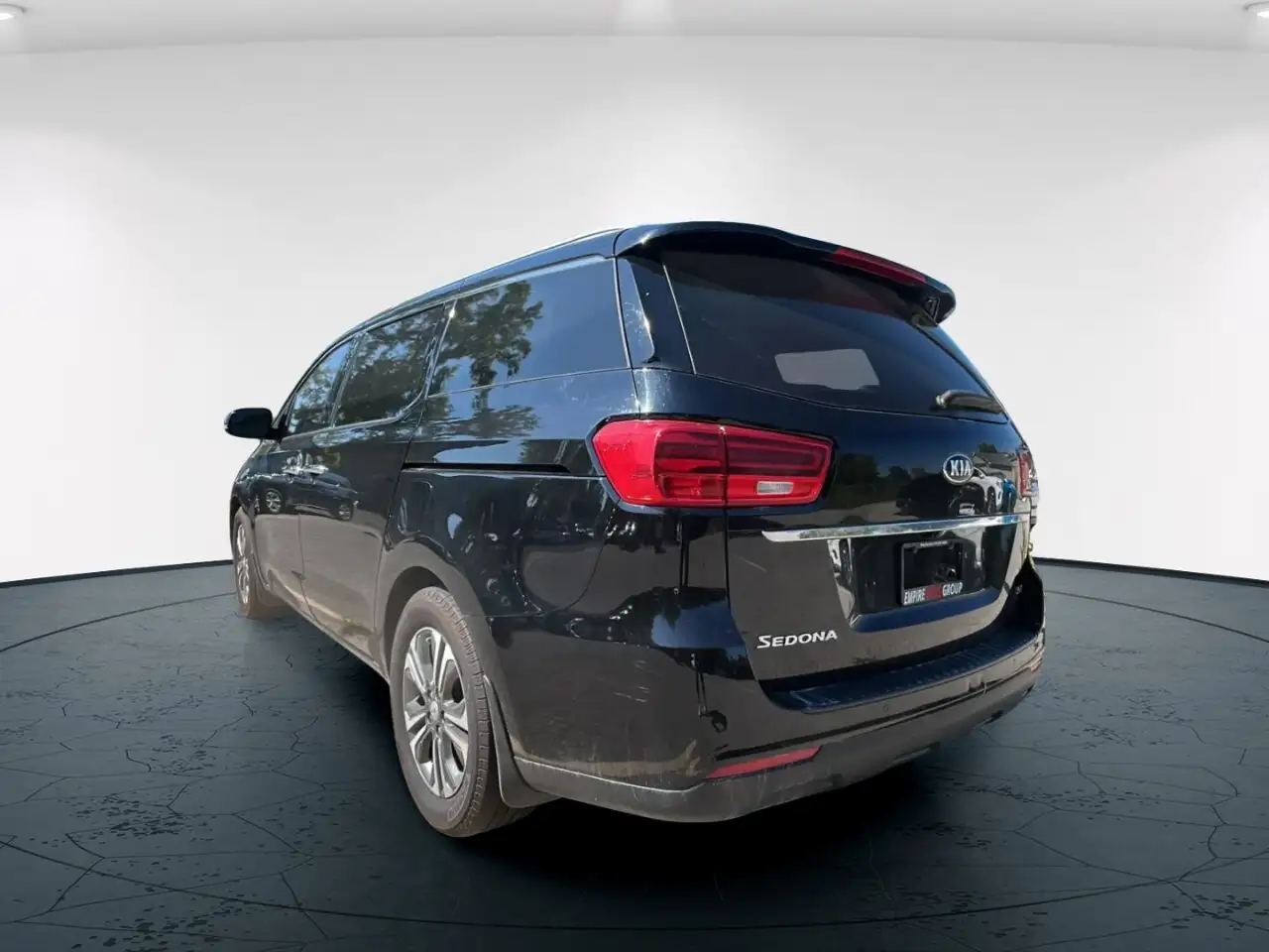 Kia Sedona снимка Kia Sedona
