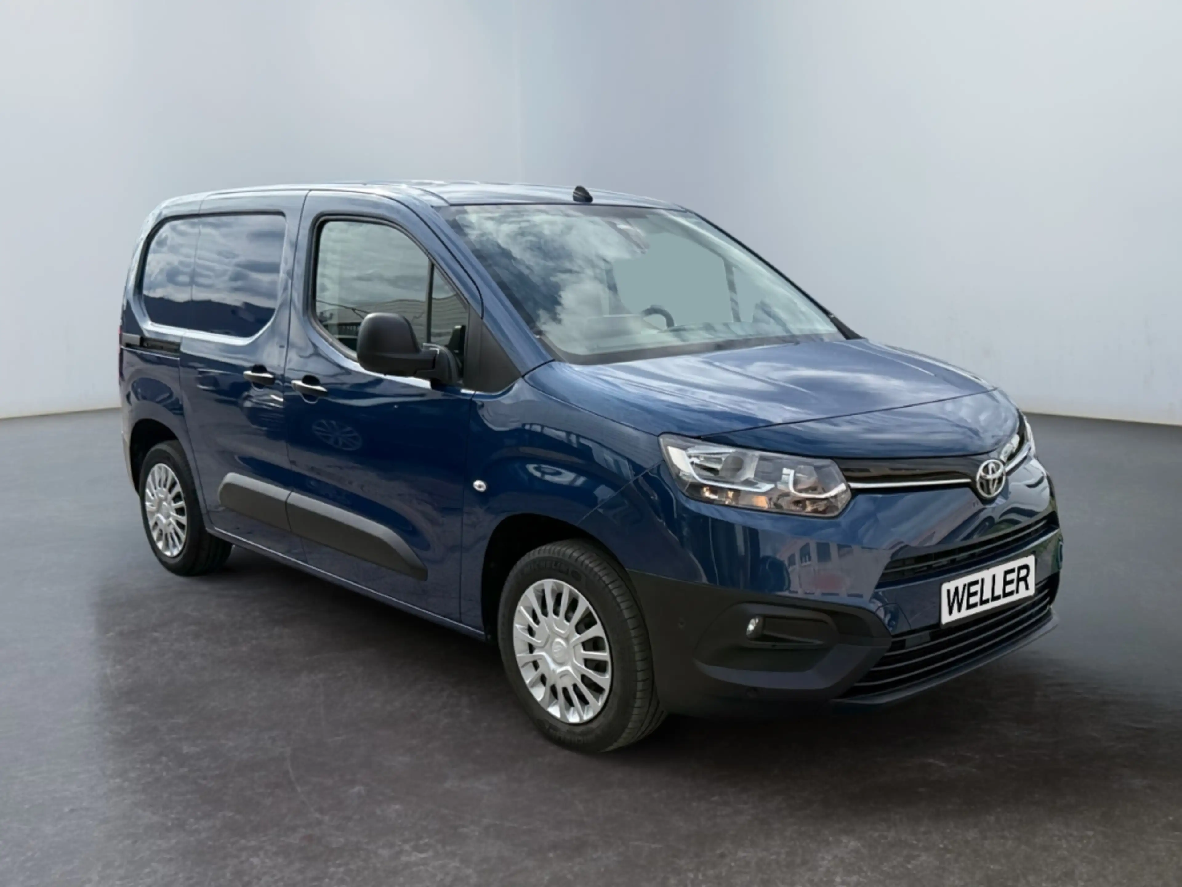 Toyota Proace City 1.5 D-4D L1 Meister *CarPlay*PDC*DAB* — photo 3