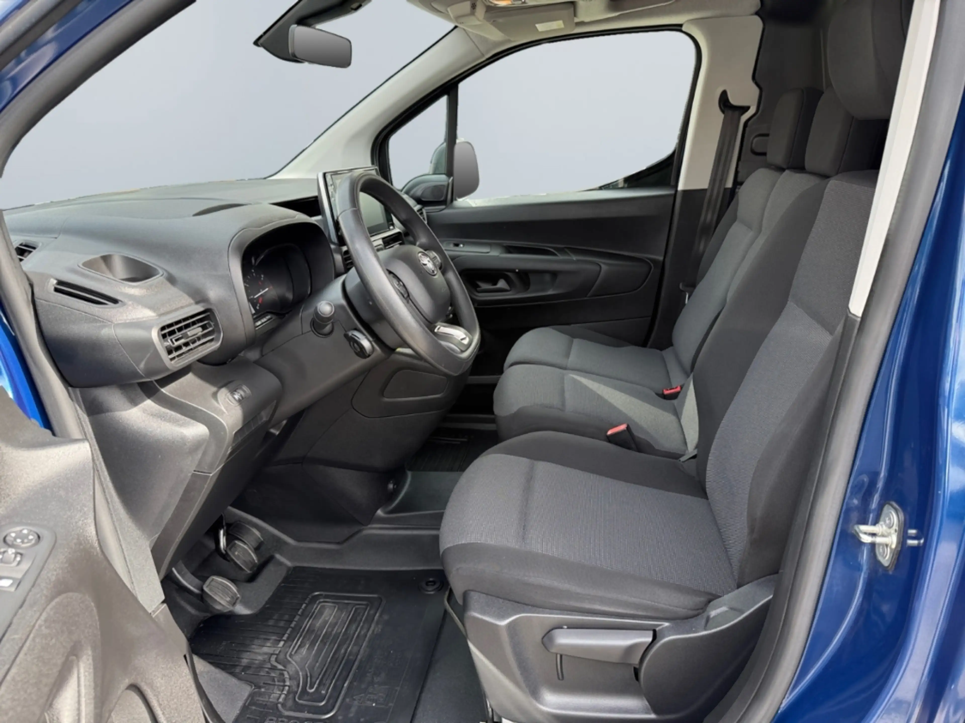 Toyota Proace City 1.5 D-4D L1 Meister *CarPlay*PDC*DAB* — photo 9