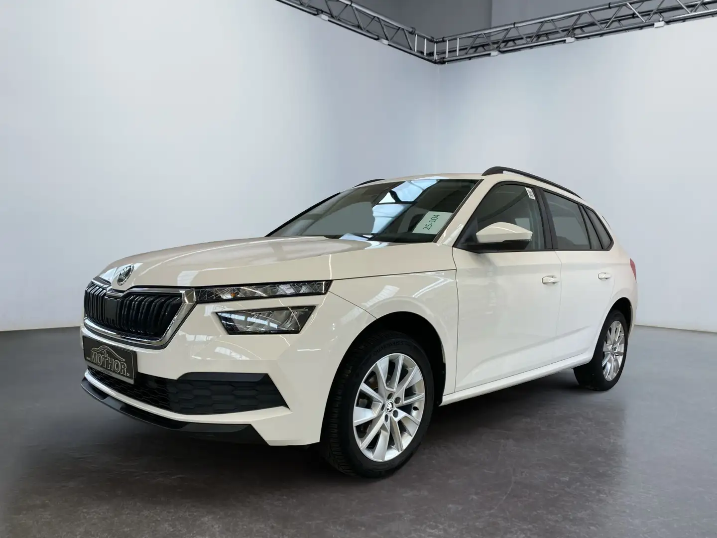 Skoda Kamiq Active 1.0 TSI AHK Ganzjahresreifen Weiß - 2