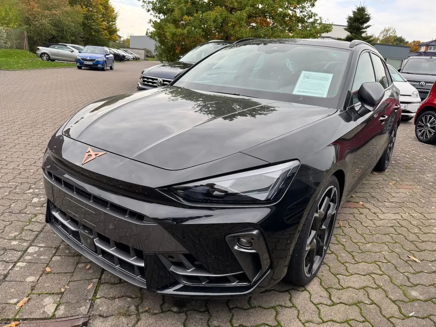 CUPRA Leon Sportstourer 2.0 TSI VZ PANO Matrix AHK DCC Schwarz - 1
