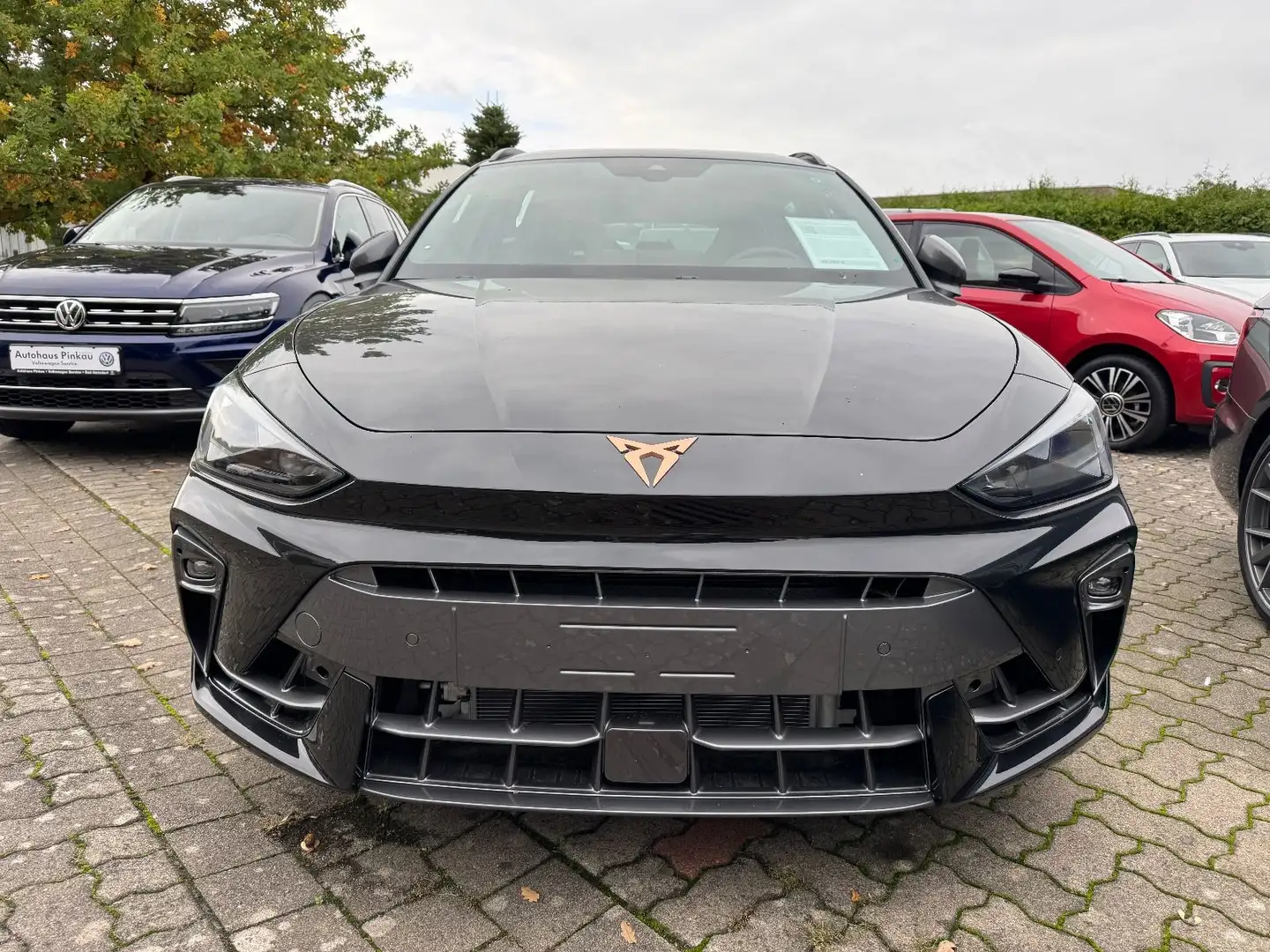 CUPRA Leon Sportstourer 2.0 TSI VZ PANO Matrix AHK DCC Schwarz - 2