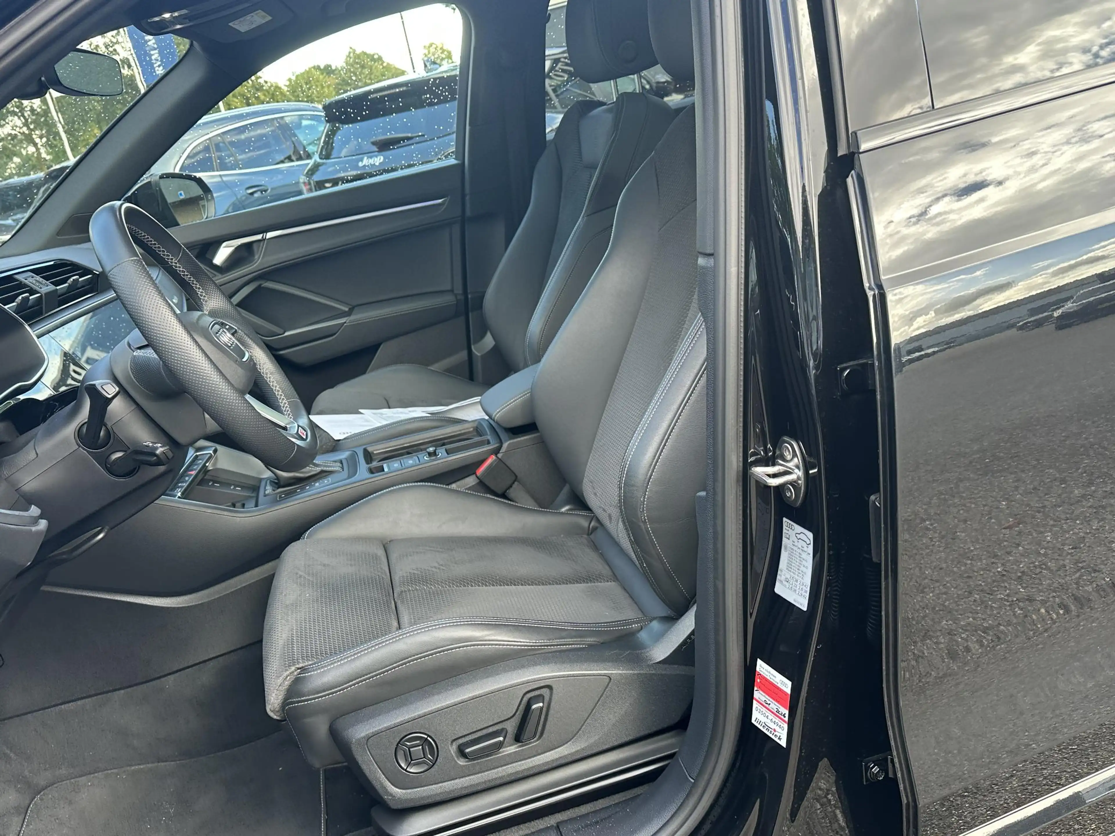 Audi Q3 45 TFSI e S edition 3X S LINE VAN: 39.900,- VOOR: — photo 19