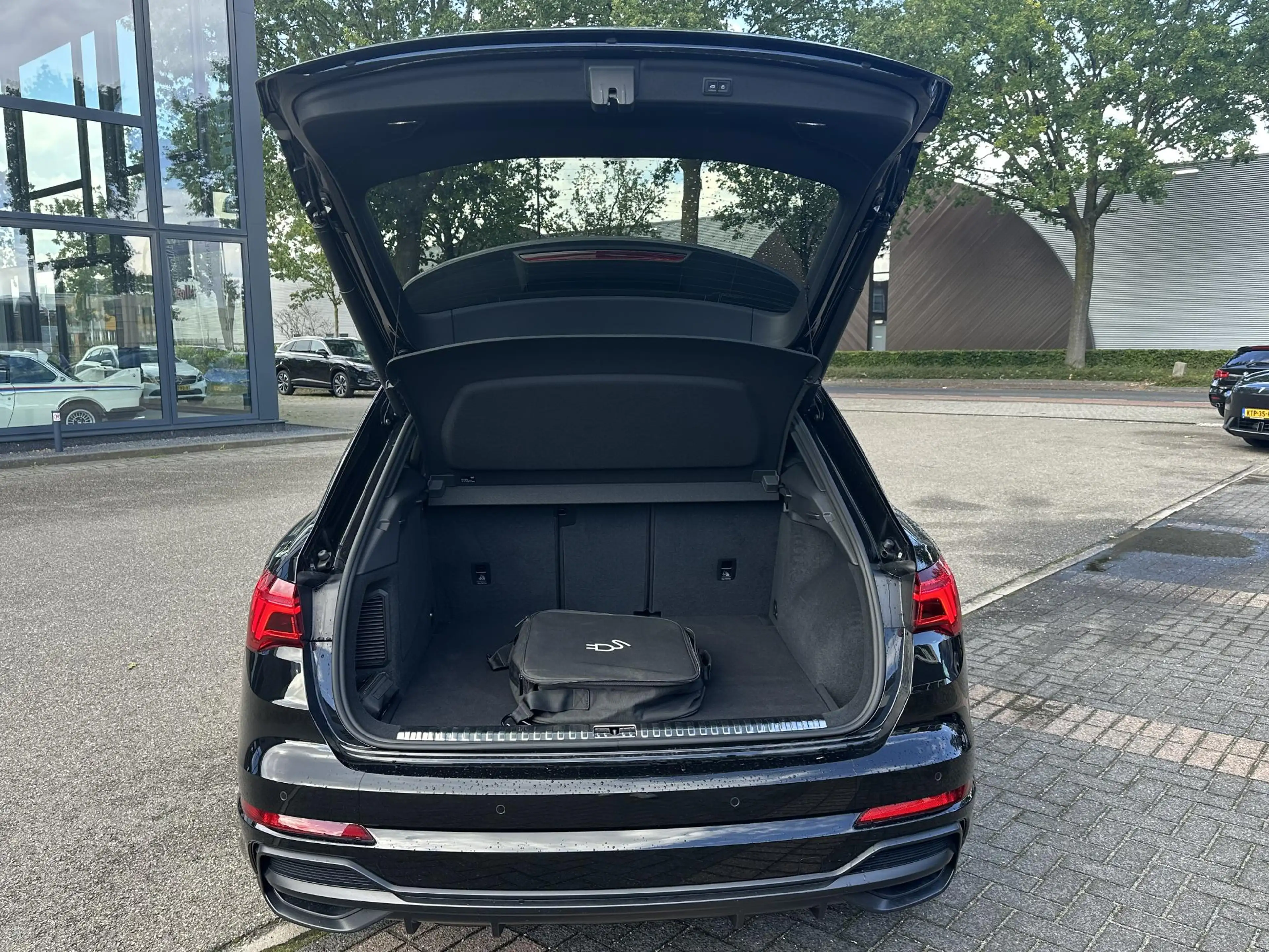 Audi Q3 45 TFSI e S edition 3X S LINE VAN: 39.900,- VOOR: — photo 7