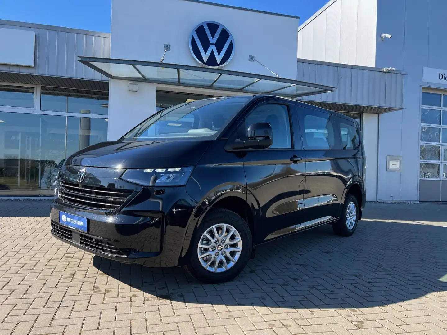 Volkswagen T7 Caravelle Life 2,0 l TDI AT*LED*NAV*AHK*RKamera Negru - 2