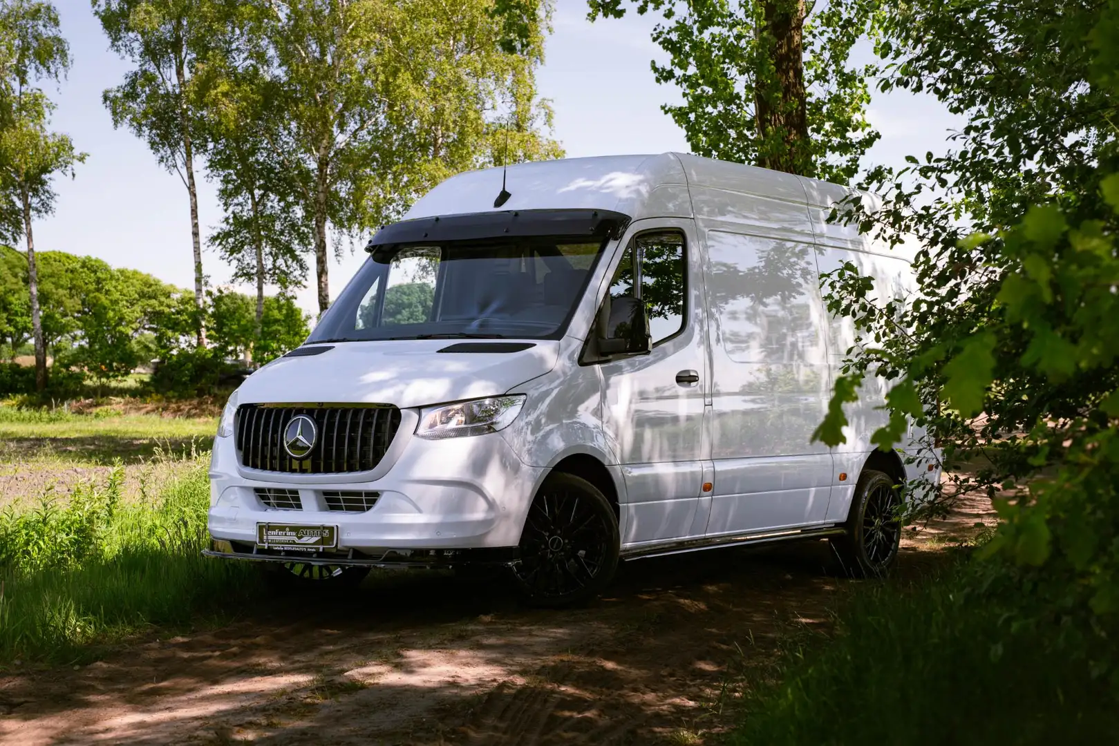 Mercedes-Benz Sprinter 317 CDI 170 pk Aut Special Edition L2H2 AMG Grille Biały - 2