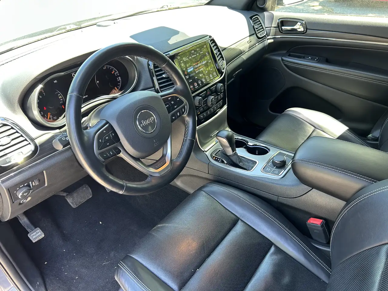 Jeep Grand Cherokee снимка Jeep Grand Cherokee