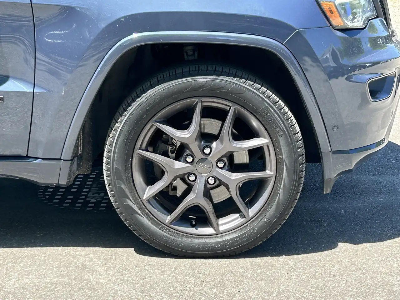 Jeep Grand Cherokee снимка Jeep Grand Cherokee