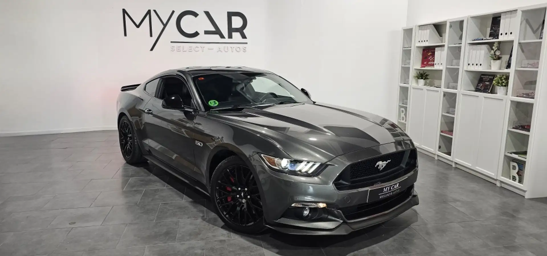 Ford Mustang Fastback 5.0 Ti-VCT GT Aut. Gris - 2