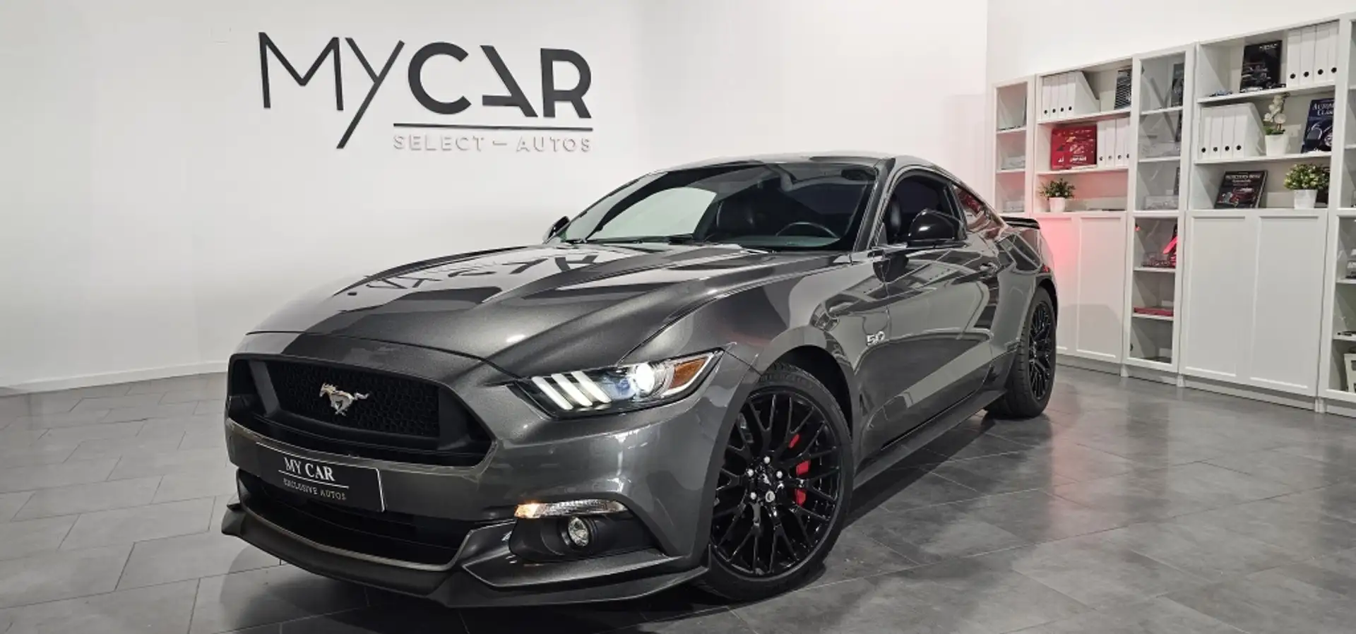 Ford Mustang Fastback 5.0 Ti-VCT GT Aut. Gris - 1