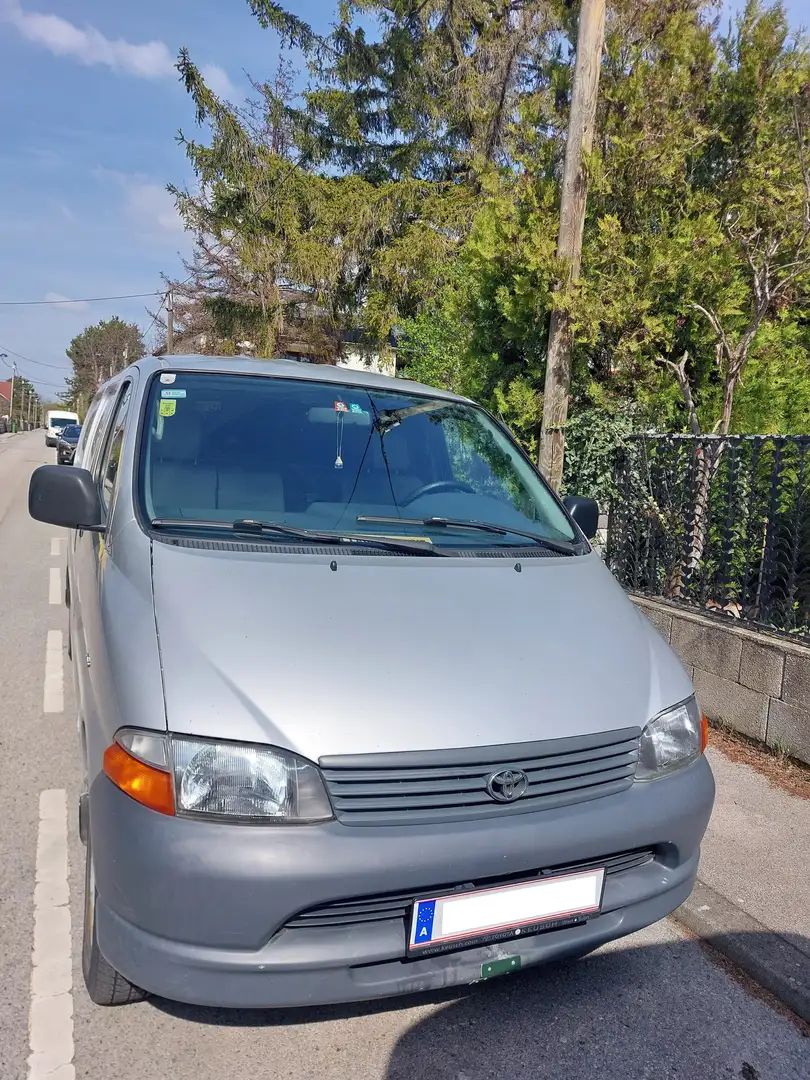 Toyota Hiace Hiace 2,5 D-4D 75 lang Silber - 1
