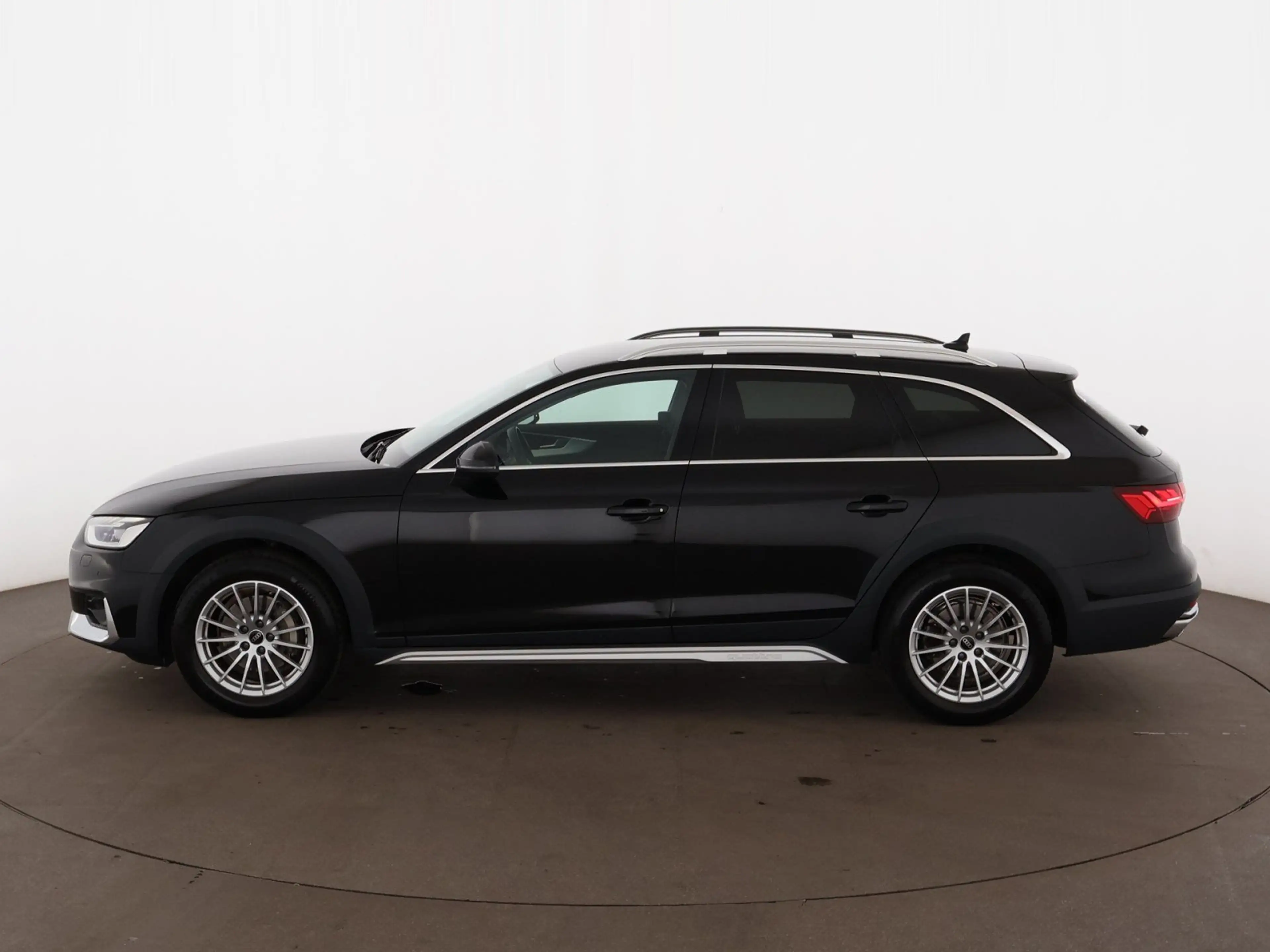 Audi A4 allroad quattro 40 TDI Aut MATRIX STANDHZG AHK — photo 5