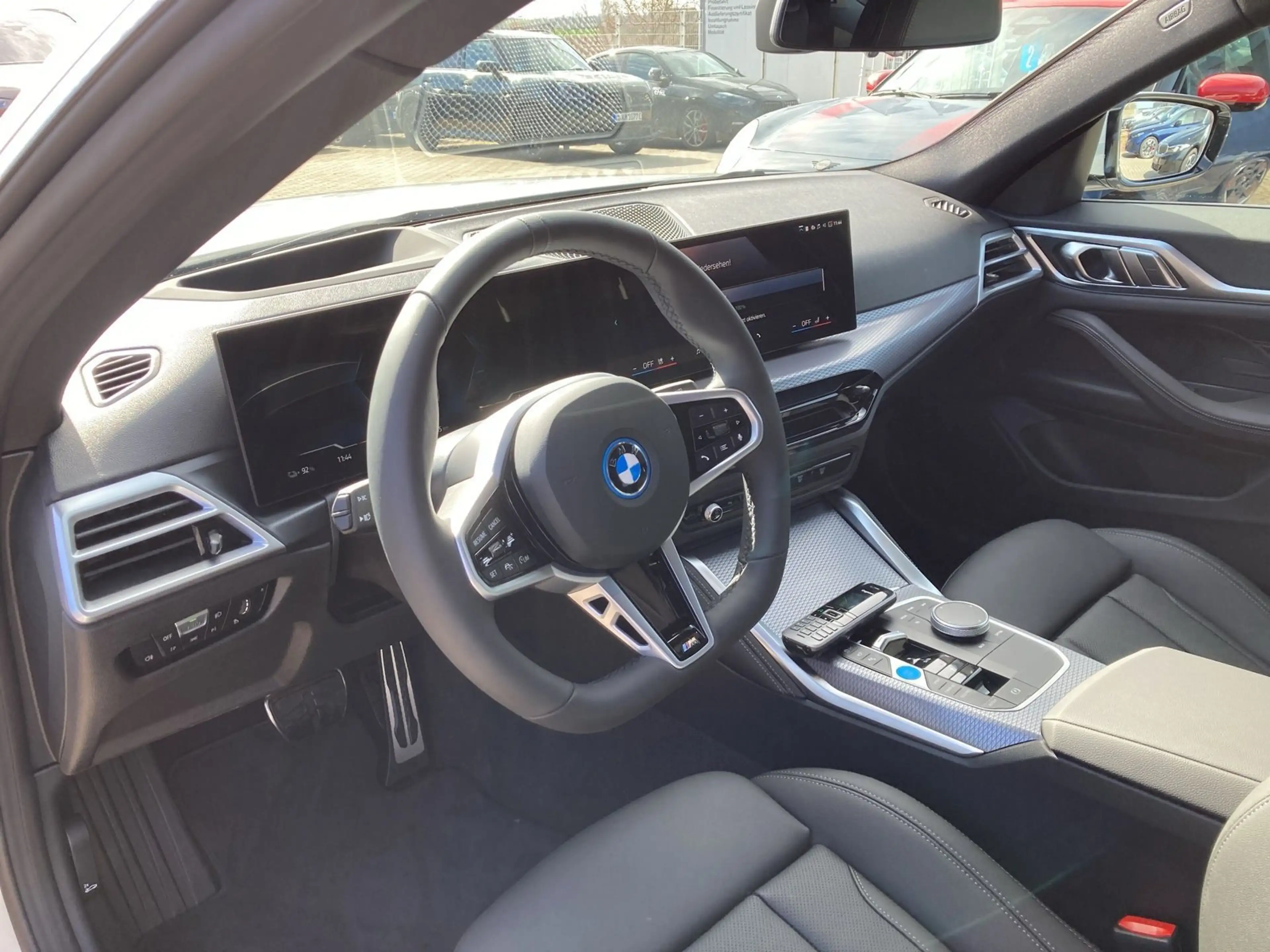 BMW i4 eDrive40 UPE 71.140,- € M-Sportpaket DAB LED RFK K — photo 8