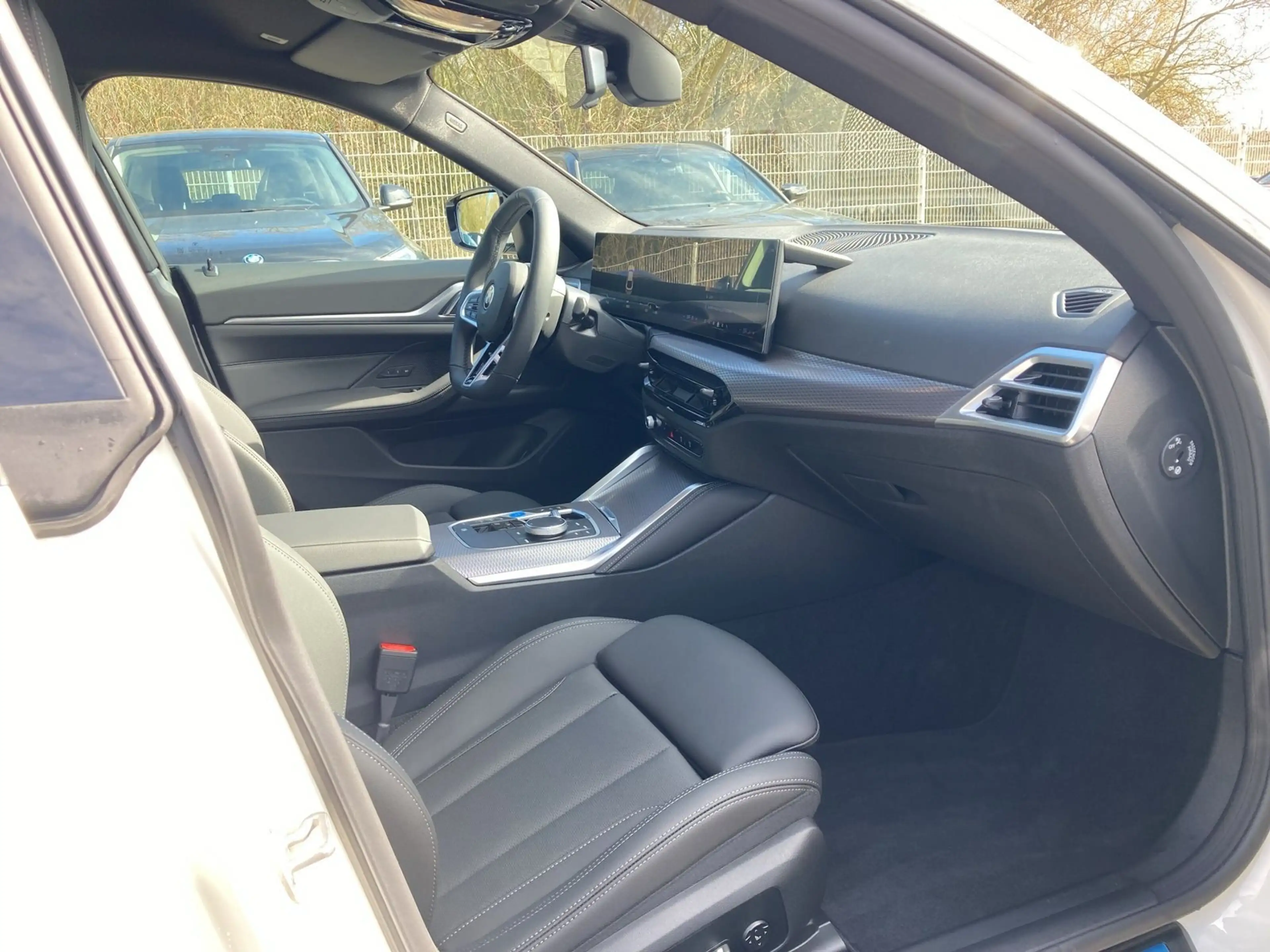 BMW i4 eDrive40 UPE 71.140,- € M-Sportpaket DAB LED RFK K — photo 11
