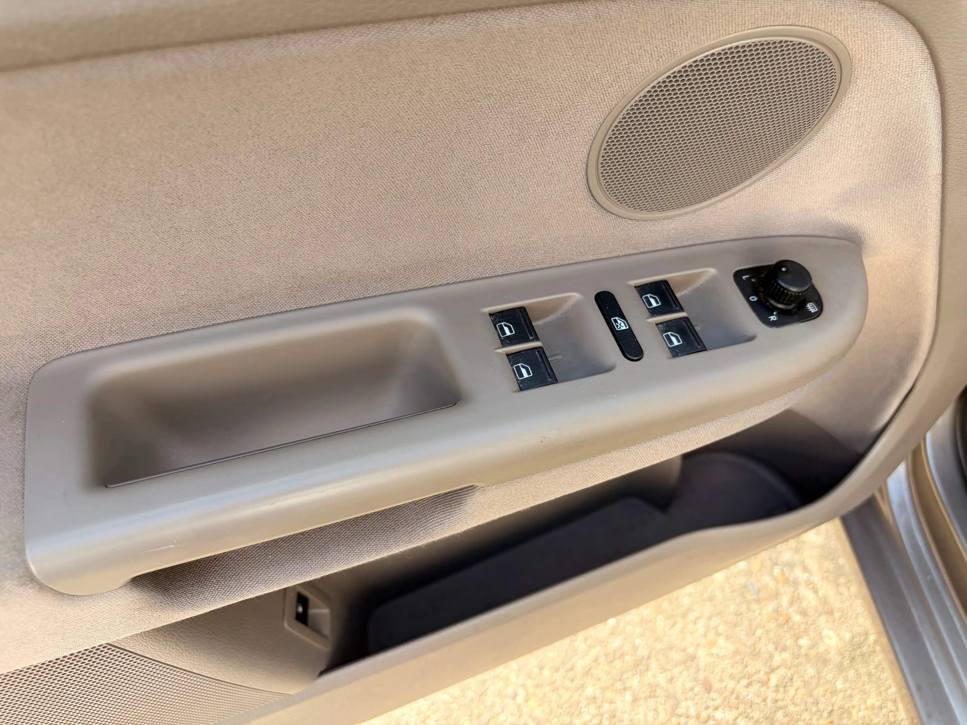 Volkswagen Golf Plus Team,klima,Navi,SHZ,AHK tüv 28 — photo 9