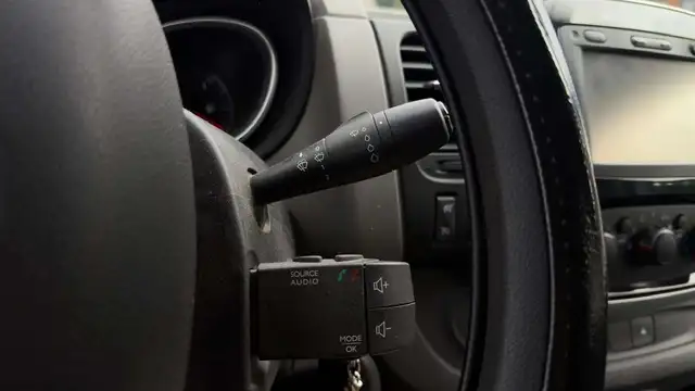 Renault Trafic view 15
