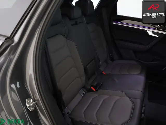 Volkswagen Touareg view 12