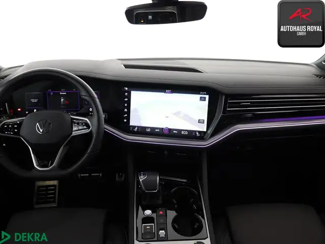 Volkswagen Touareg view 9