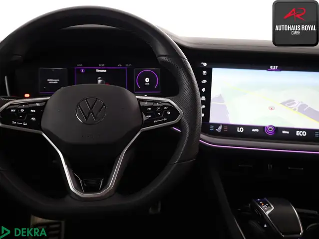 Volkswagen Touareg view 15