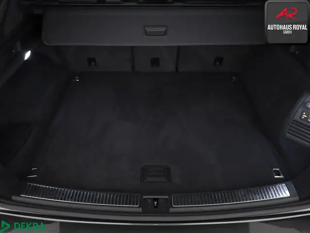 Volkswagen Touareg view 13
