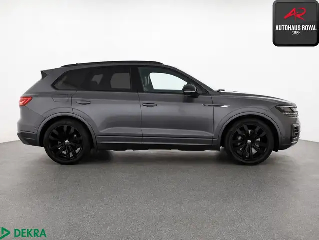 Volkswagen Touareg view 6