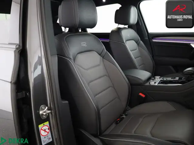 Volkswagen Touareg view 11