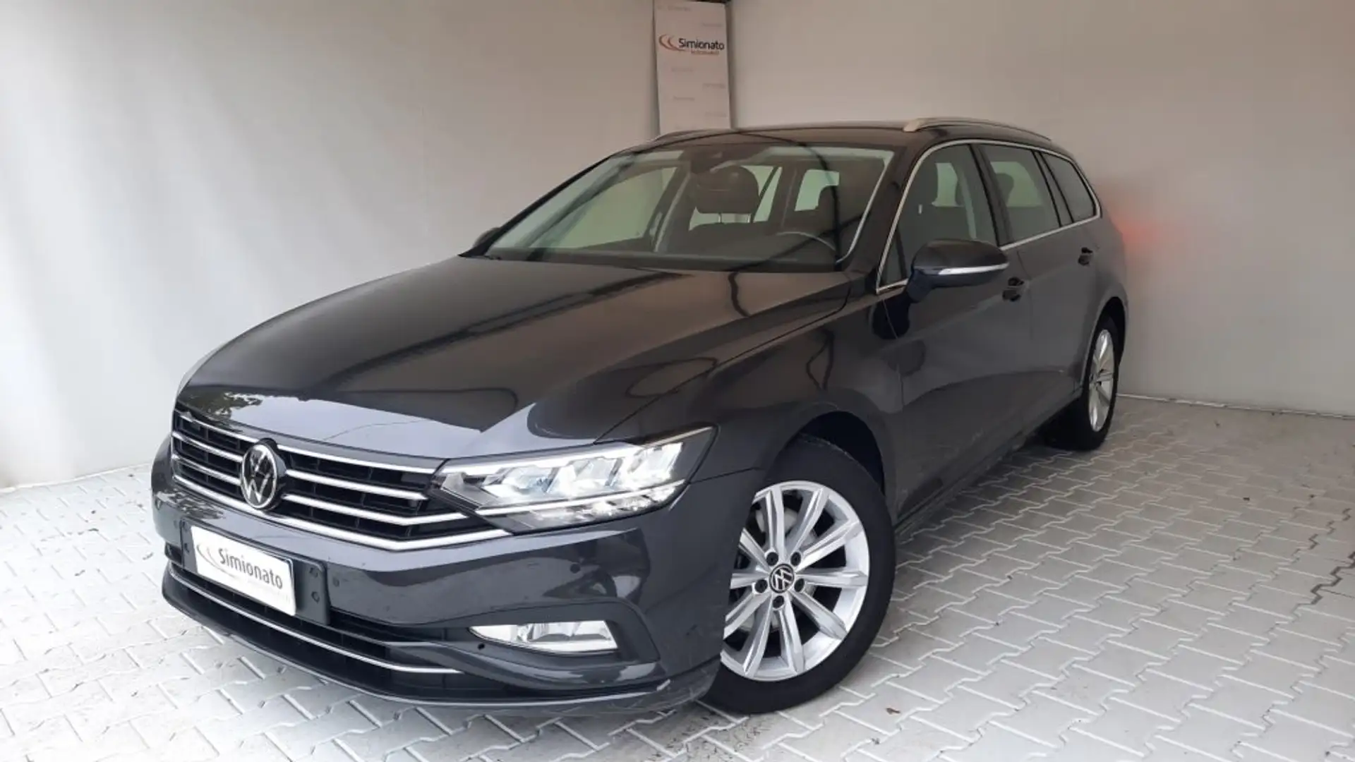 Volkswagen Passat Variant 2.0 TDI SCR EVO DSG Business Gris - 1