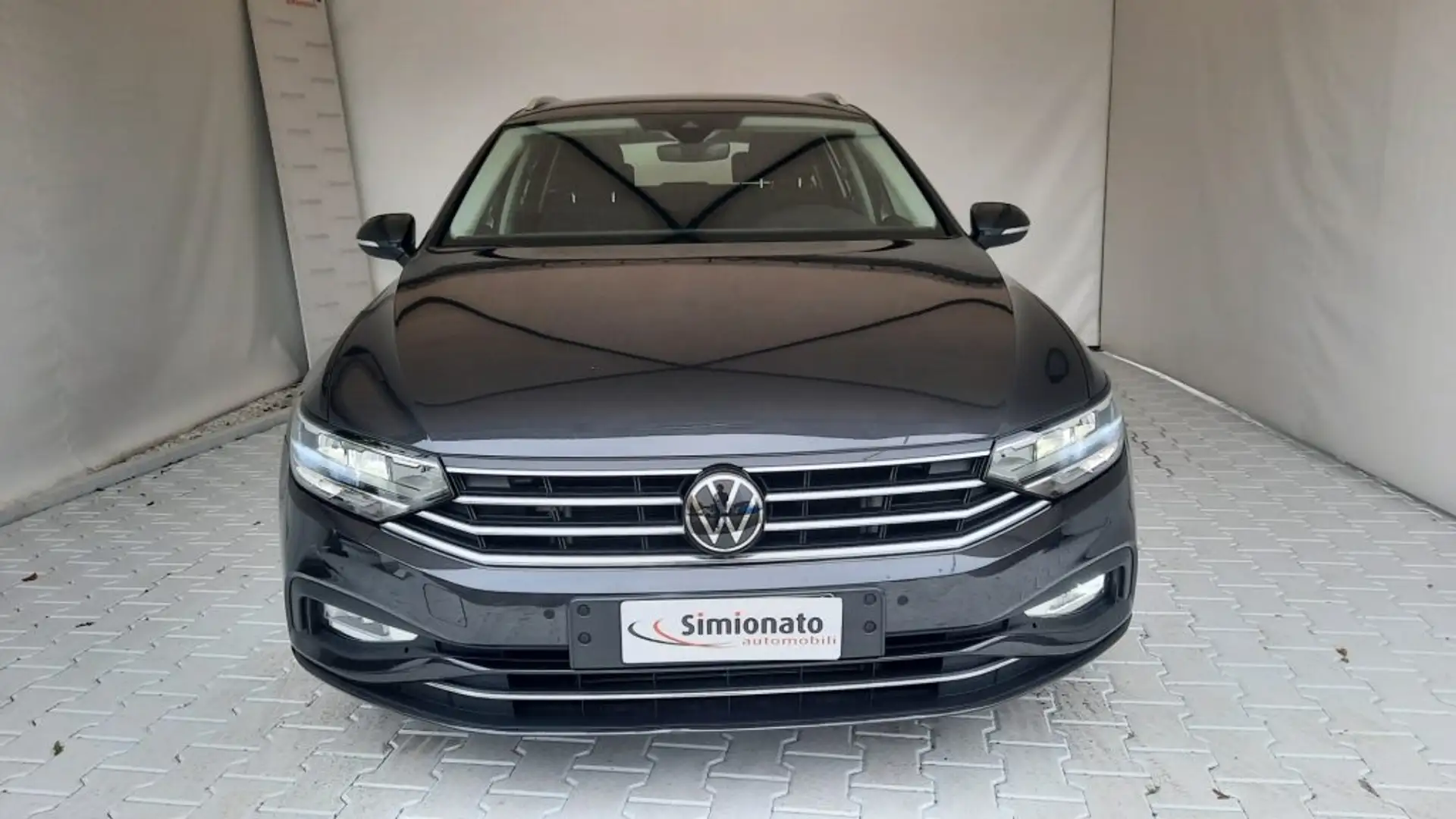 Volkswagen Passat Variant 2.0 TDI SCR EVO DSG Business Gris - 2