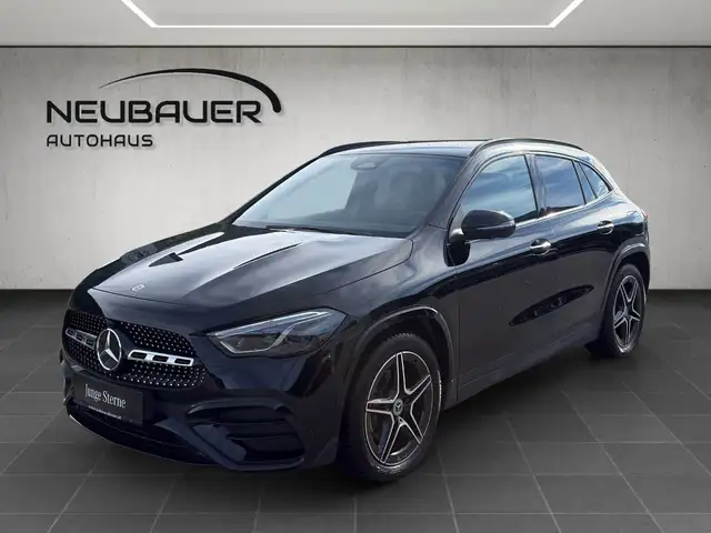 Mercedes-Benz GLA 200 d 4MATIC Österreich-Edition AMG Line Ansicht 3